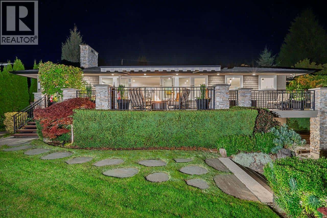 1425 PALMERSTON AVENUE — West Vancouver, British Columbia - Photo 4 of 38