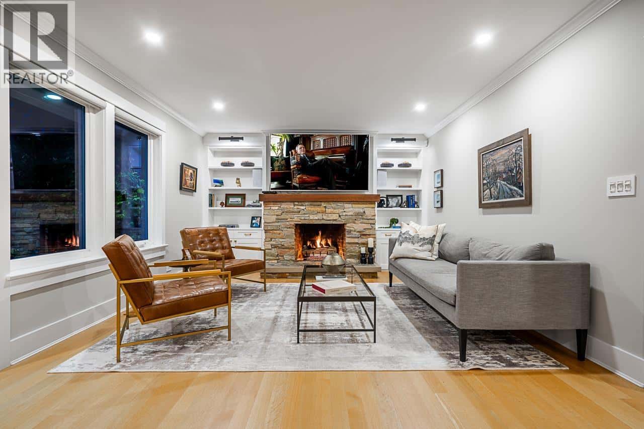 1425 PALMERSTON AVENUE — West Vancouver, British Columbia - Photo 5 of 38