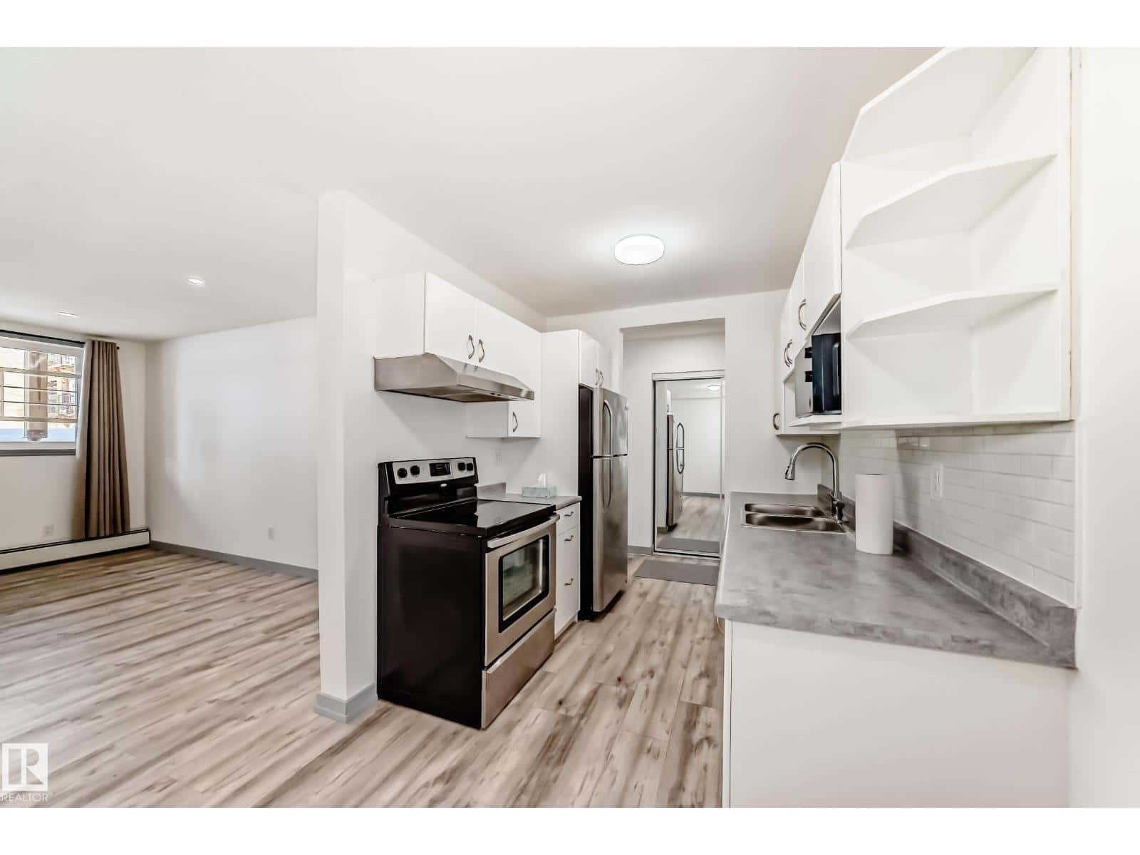 #4B 13230 FORT RD NW — Edmonton, Alberta - Photo 2 of 30