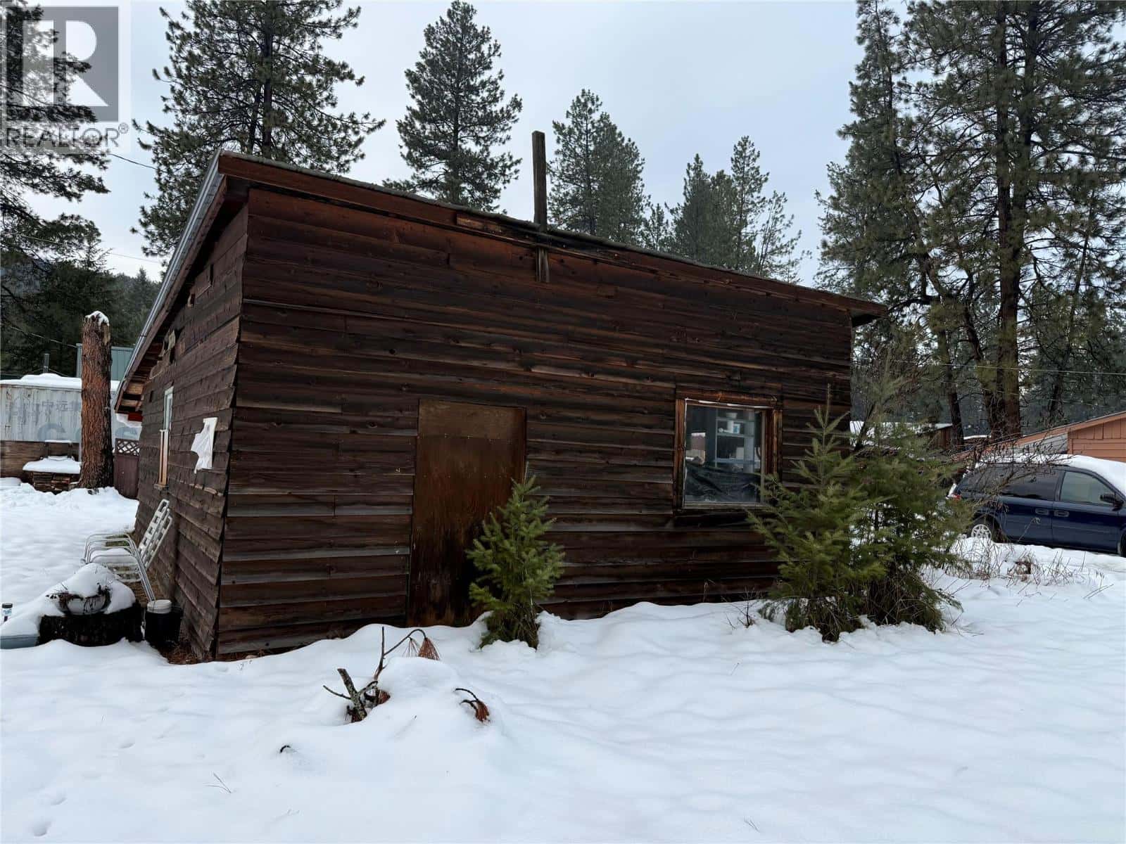 5861 33 Highway — Beaverdell, British Columbia - Photo 3 of 13