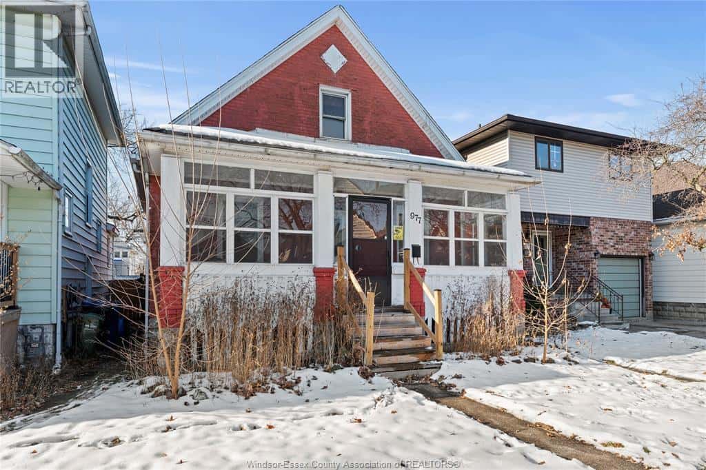 977 Gladstone — Windsor, Ontario - Photo 2 of 35