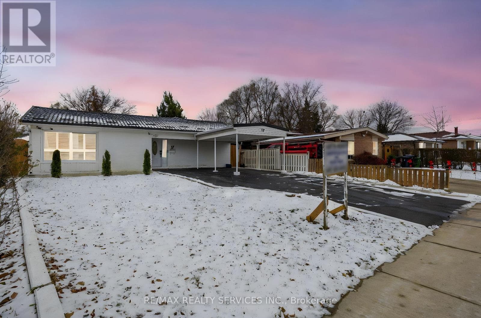 17 AVENING DRIVE — Toronto (West Humber-Clairville), Ontario - Main photo