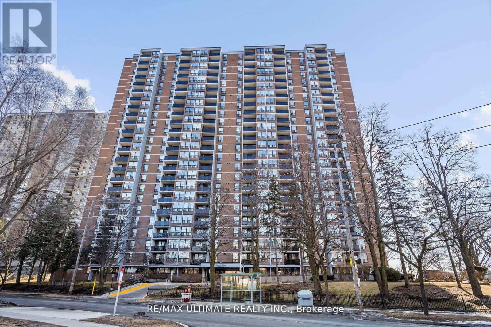 #1807 - 85 EMMETT AVENUE S — Toronto (Mount Dennis), Ontario - Photo 2 of 27