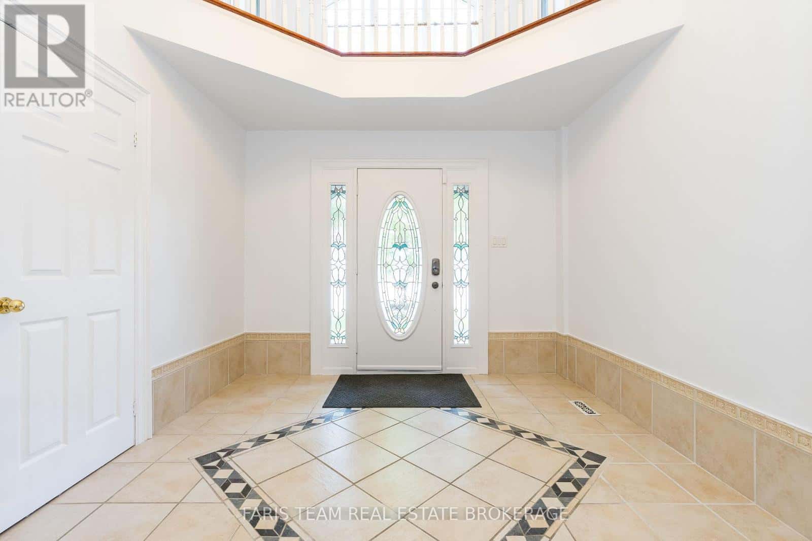 82 DERBY COURT — Newmarket (Bristol-London), Ontario - Photo 5 of 41