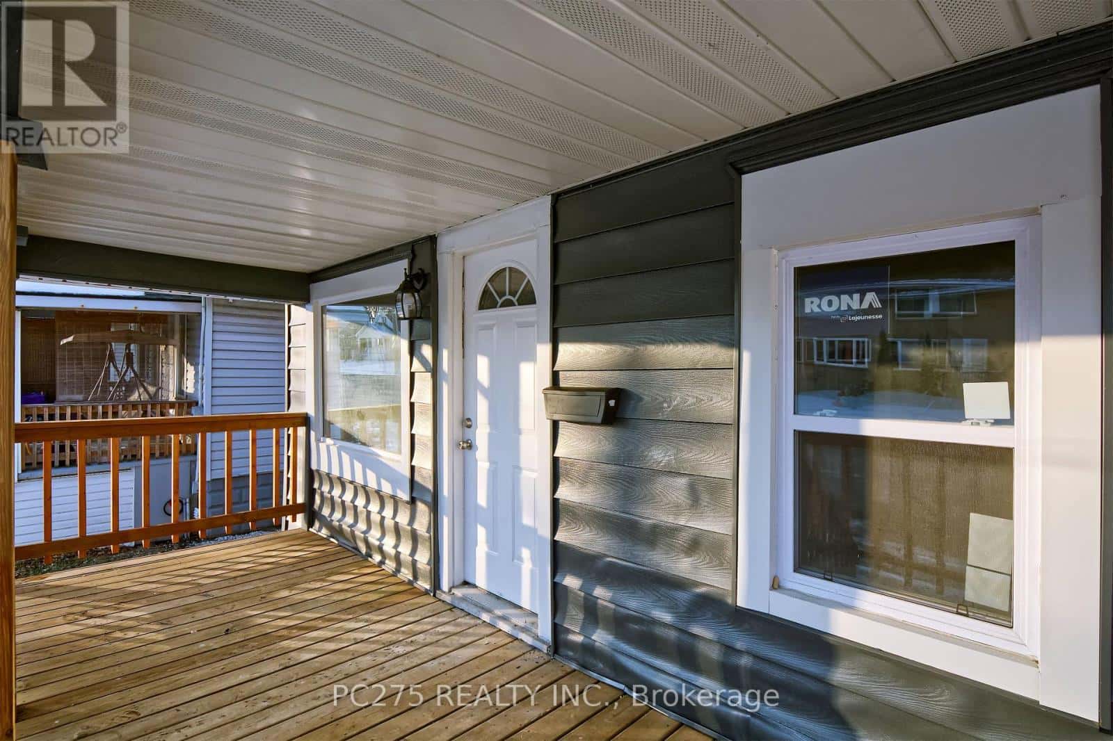 354 EXMOUTH STREET — Sarnia, Ontario - Photo 4 of 34