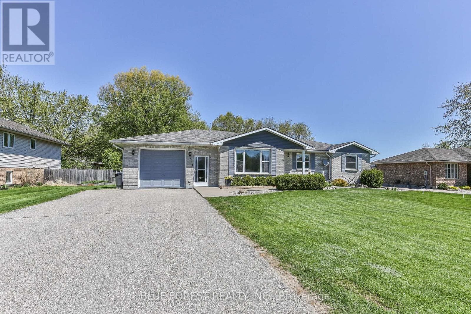 50000 DINGLE STREET — Malahide, Ontario - Main photo