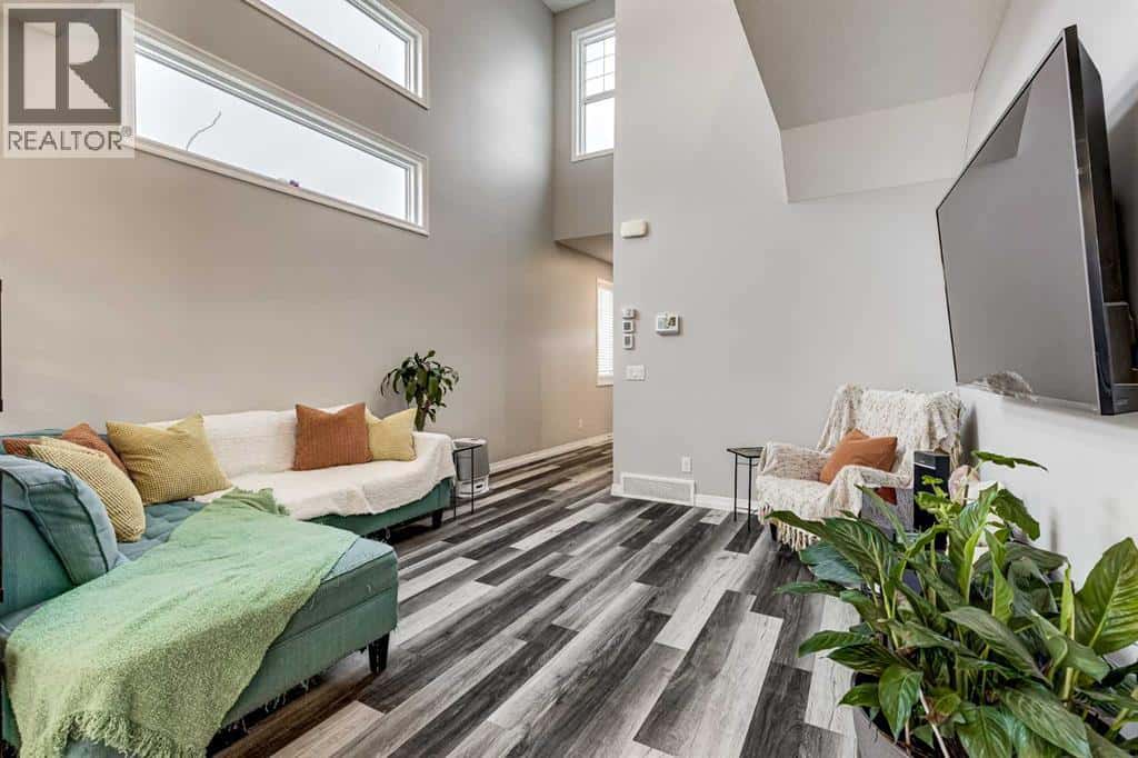 108 Evanston Hill NW — Calgary, Alberta - Photo 5 of 43