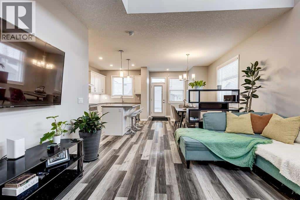 108 Evanston Hill NW — Calgary, Alberta - Photo 4 of 43