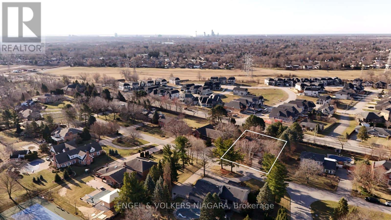 6542 JANUARY DRIVE — Niagara Falls (Stamford), Ontario - Photo 5 of 6