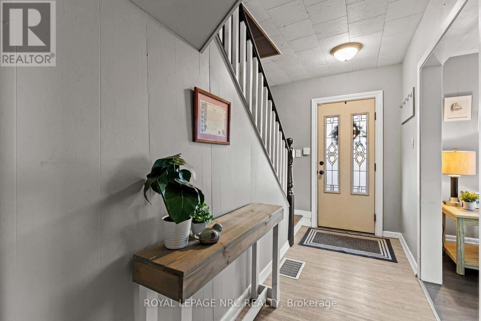 313 BURGAR STREET — Welland (Welland Downtown), Ontario - Photo 4 of 27