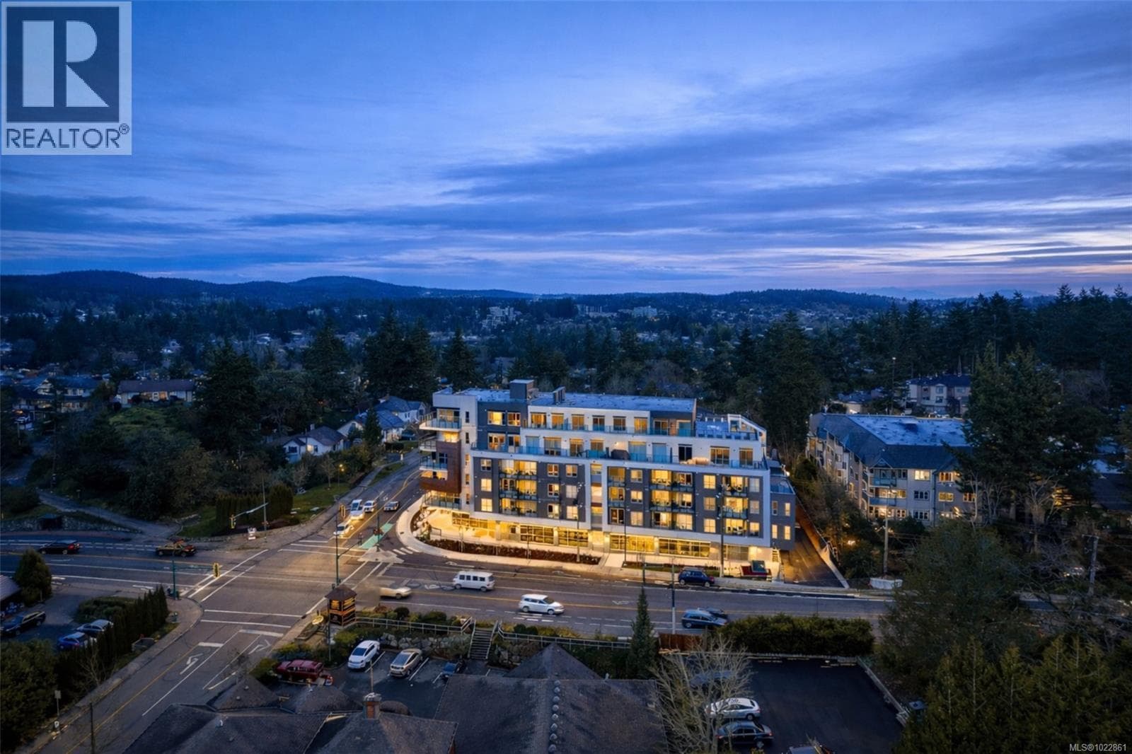 604 258 Helmcken Rd — View Royal, British Columbia - Main photo