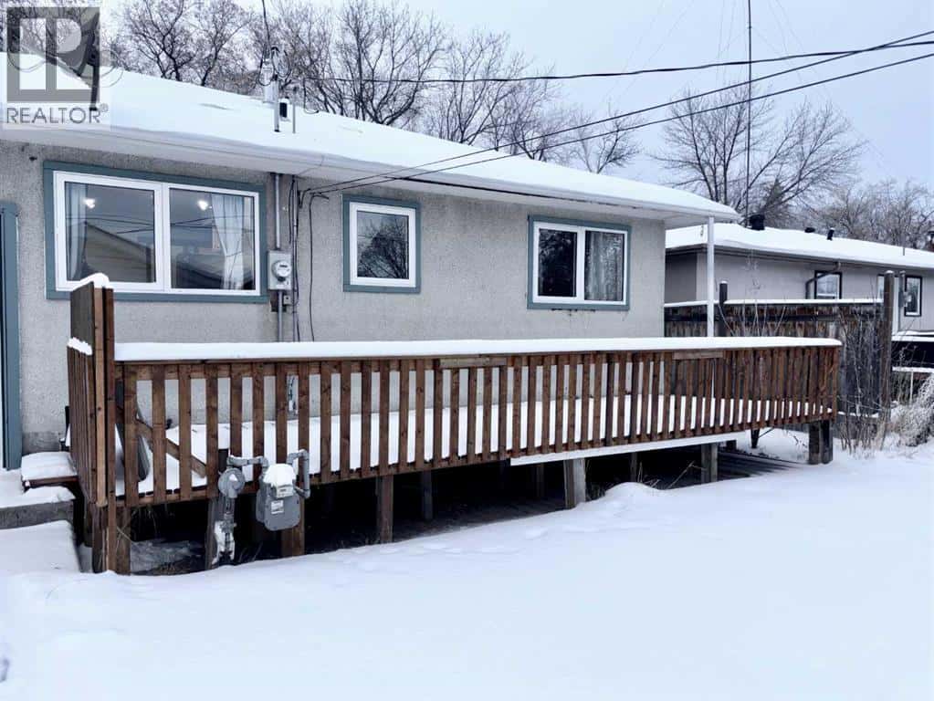 5019 51 Street — Mannville, Alberta - Photo 2 of 22