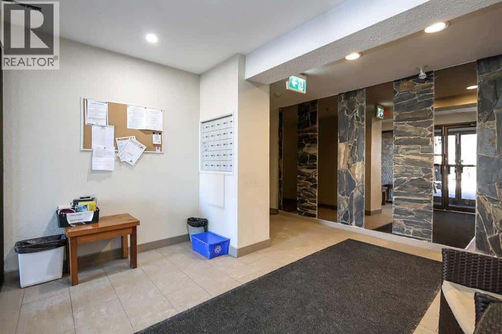 108, 71 Cosgrove Crescent — Red Deer, Alberta - Photo 4 of 33