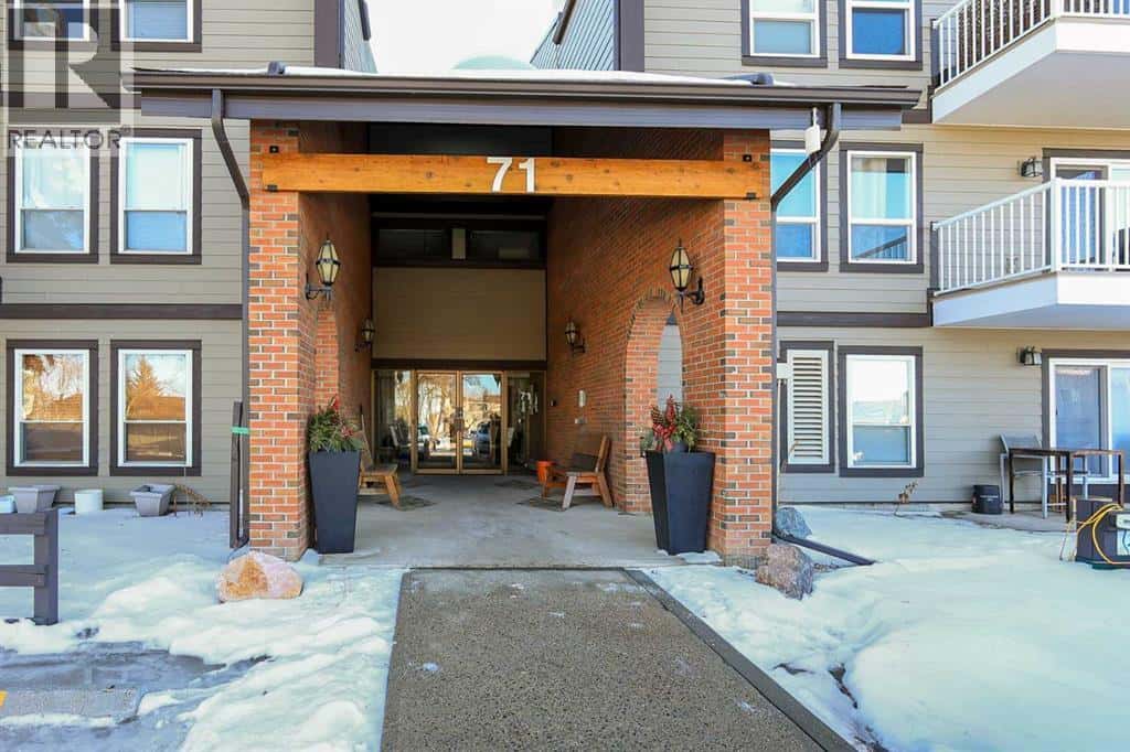 108, 71 Cosgrove Crescent — Red Deer, Alberta - Photo 2 of 33