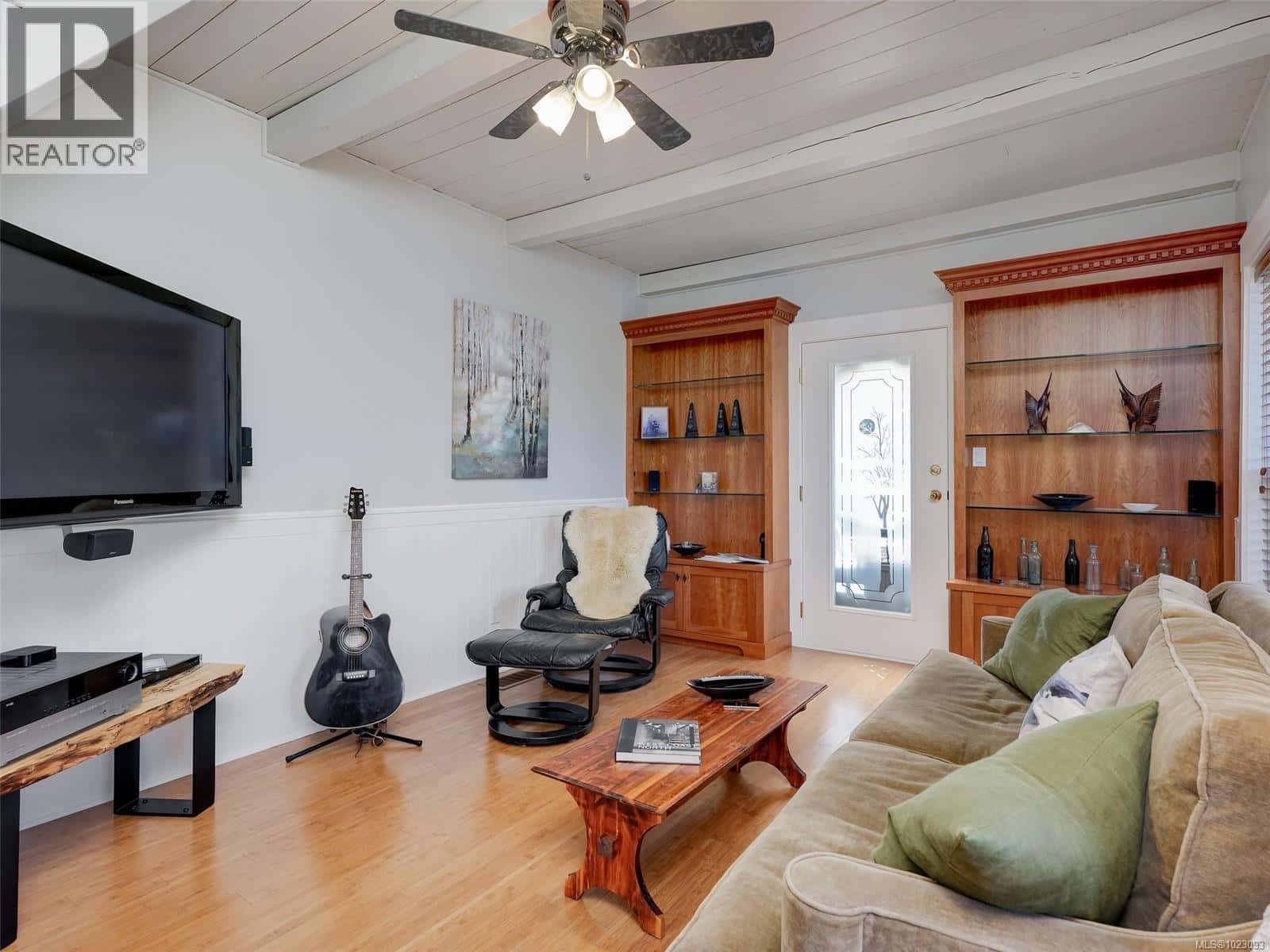 2391 Shawnigan Lake Rd — Shawnigan Lake, British Columbia - Photo 3 of 35