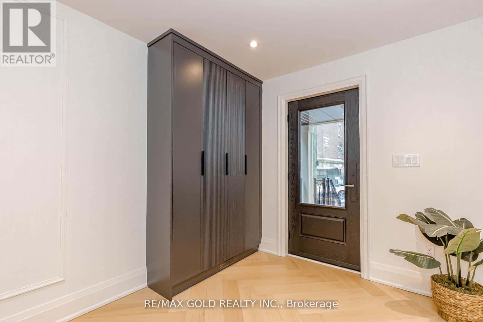 786 EUCLID AVENUE — Toronto (Annex), Ontario - Photo 5 of 50