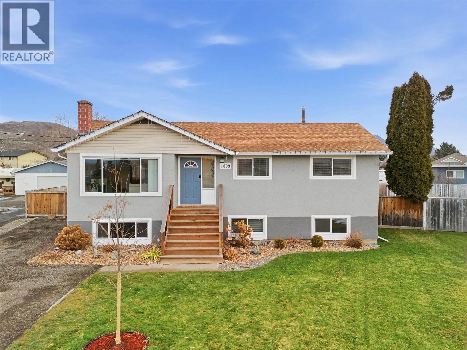 1009 CALMAR Place — Kamloops, British Columbia - Main photo