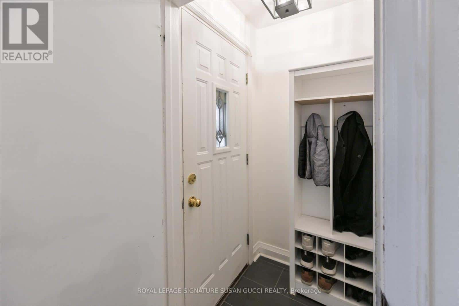 257 LUMSDEN AVENUE — Toronto (Woodbine-Lumsden), Ontario - Photo 3 of 37