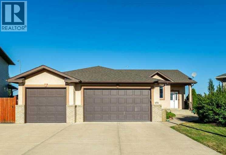 175 Vista Close SE — Medicine Hat, Alberta - Main photo
