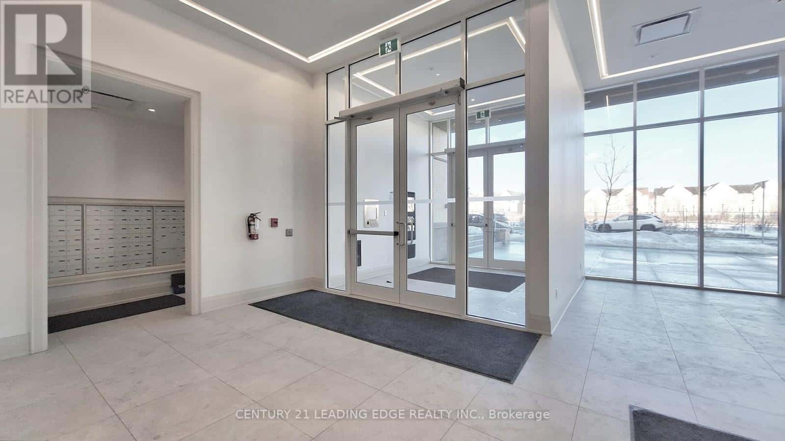 PH19 - 101 CATHEDRAL HIGH STREET — Markham (Cathedraltown), Ontario - Photo 4 of 33