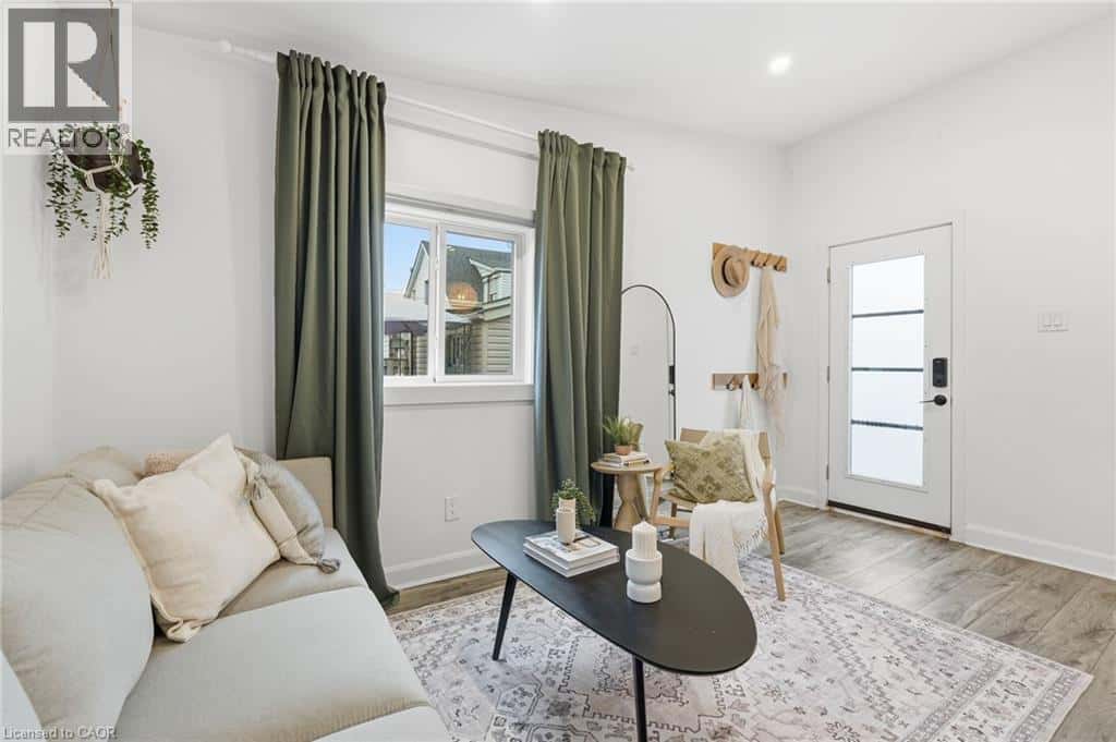 48 FREDERICK Avenue — Hamilton, Ontario - Photo 4 of 26