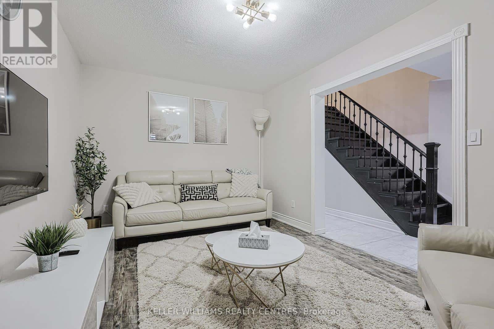 325 MARSHALL CRESCENT — Orangeville, Ontario - Photo 4 of 48