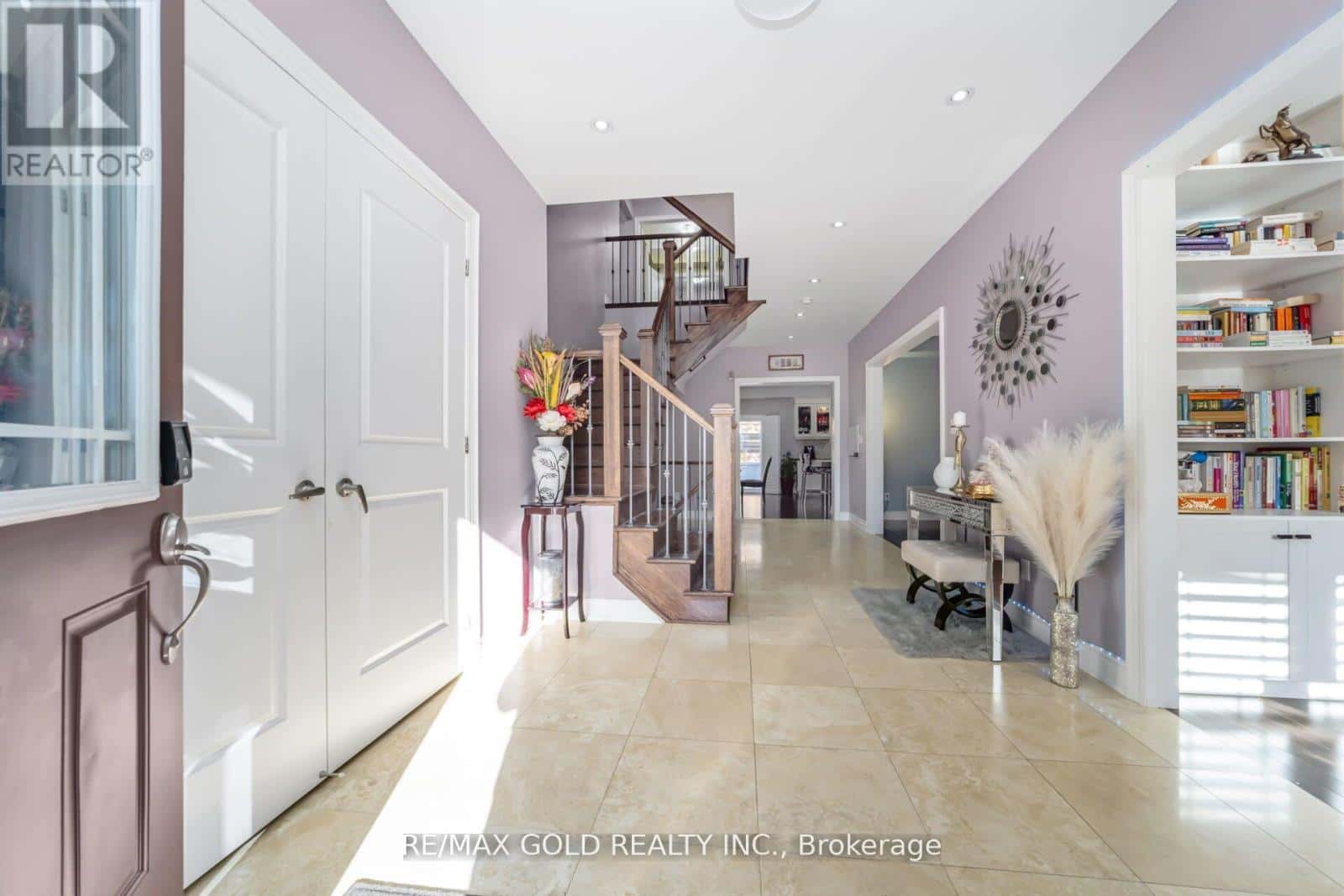 6 AYRSHIRE COURT — Brampton (Snelgrove), Ontario - Photo 5 of 45