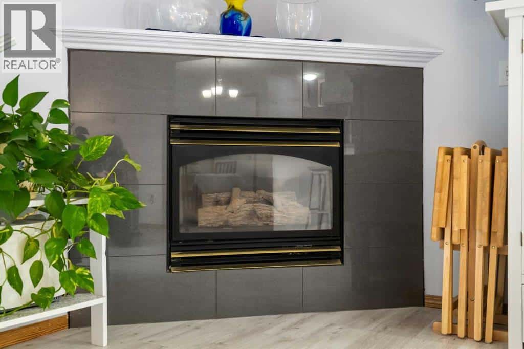 147 Somervale Park SW — Calgary, Alberta - Photo 5 of 45