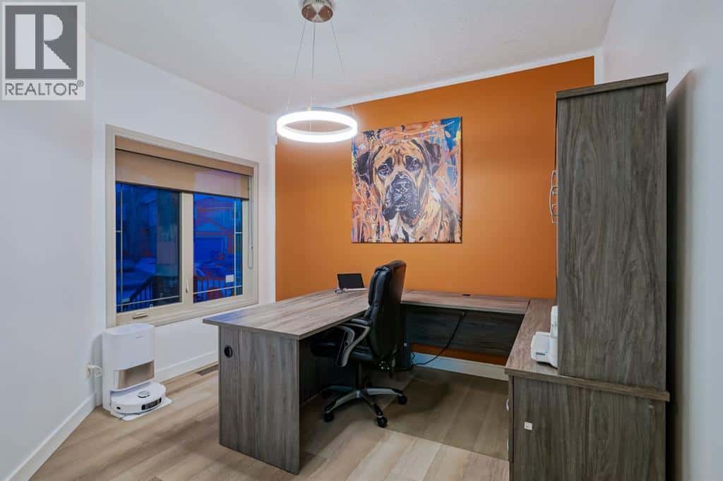 203 Sunset Circle — Cochrane, Alberta - Photo 5 of 49