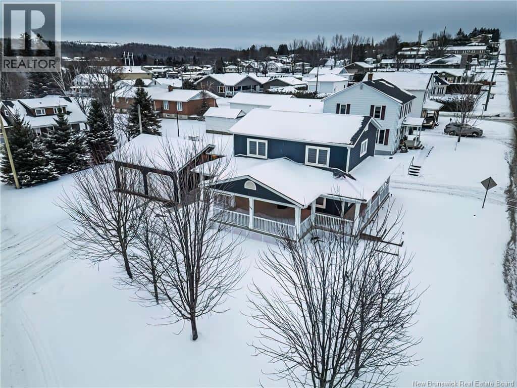 104 Dugal Street — Grand-Sault/Grand Falls, New Brunswick - Photo 2 of 43