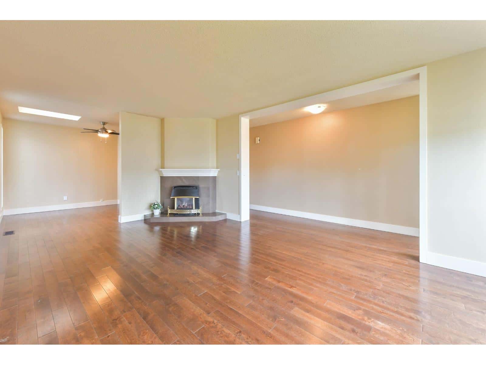 17 2345 CRANLEY DRIVE — Surrey, British Columbia - Photo 5 of 24