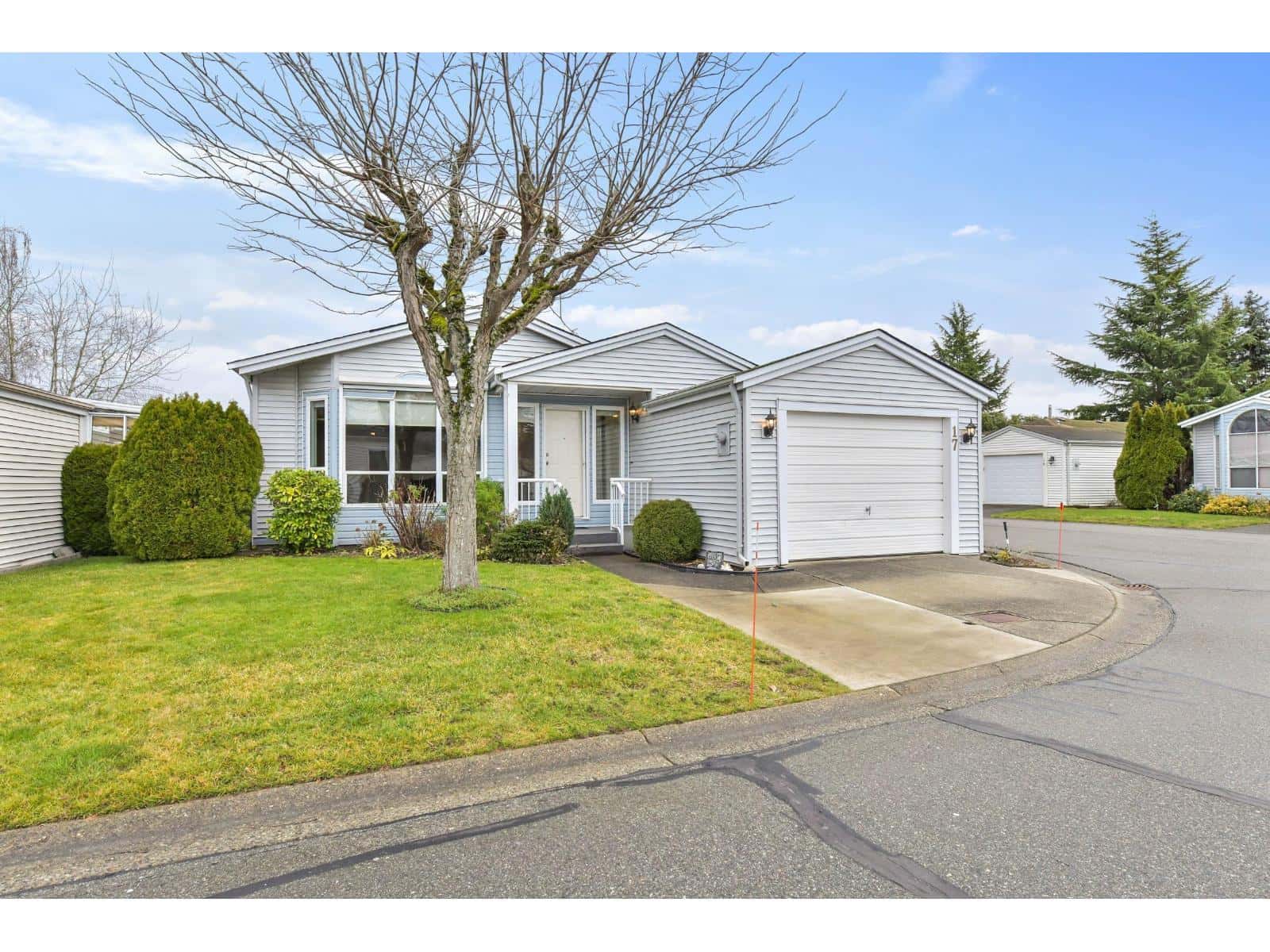 17 2345 CRANLEY DRIVE — Surrey, British Columbia - Photo 2 of 24