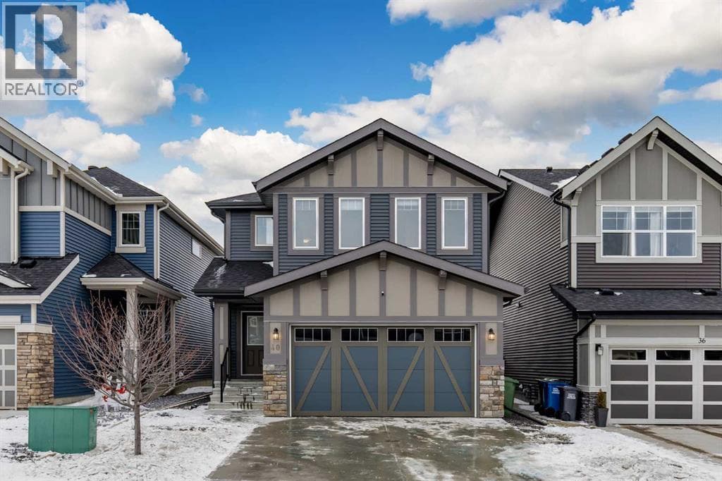 40 Sundown Avenue — Cochrane, Alberta - Main photo