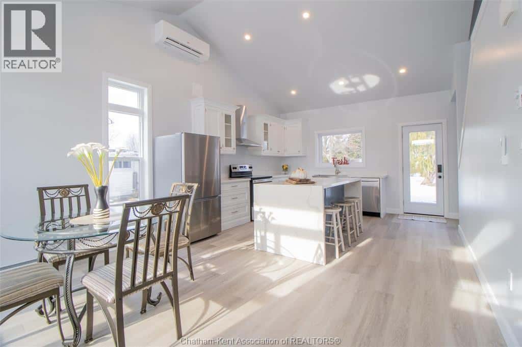 454 Trerice STREET — Dresden, Ontario - Photo 4 of 33