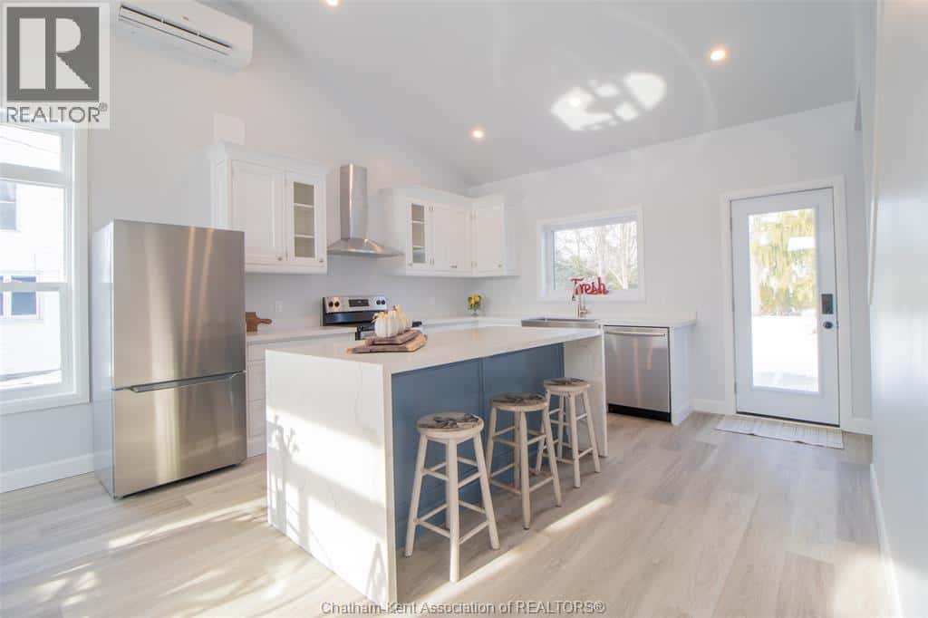 454 Trerice STREET — Dresden, Ontario - Photo 5 of 33