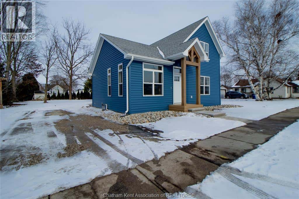 454 Trerice STREET — Dresden, Ontario - Photo 2 of 33