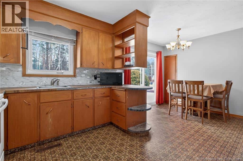 27 Lawson Avenue — Riverview, New Brunswick - Photo 5 of 33