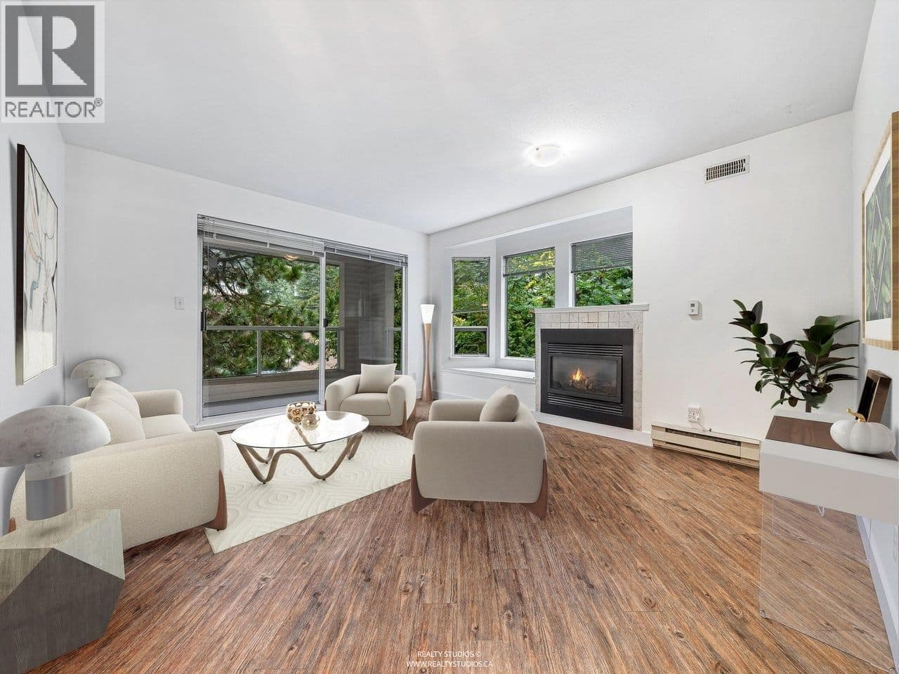 303 123 E 6TH STREET — North Vancouver, British Columbia - Main photo