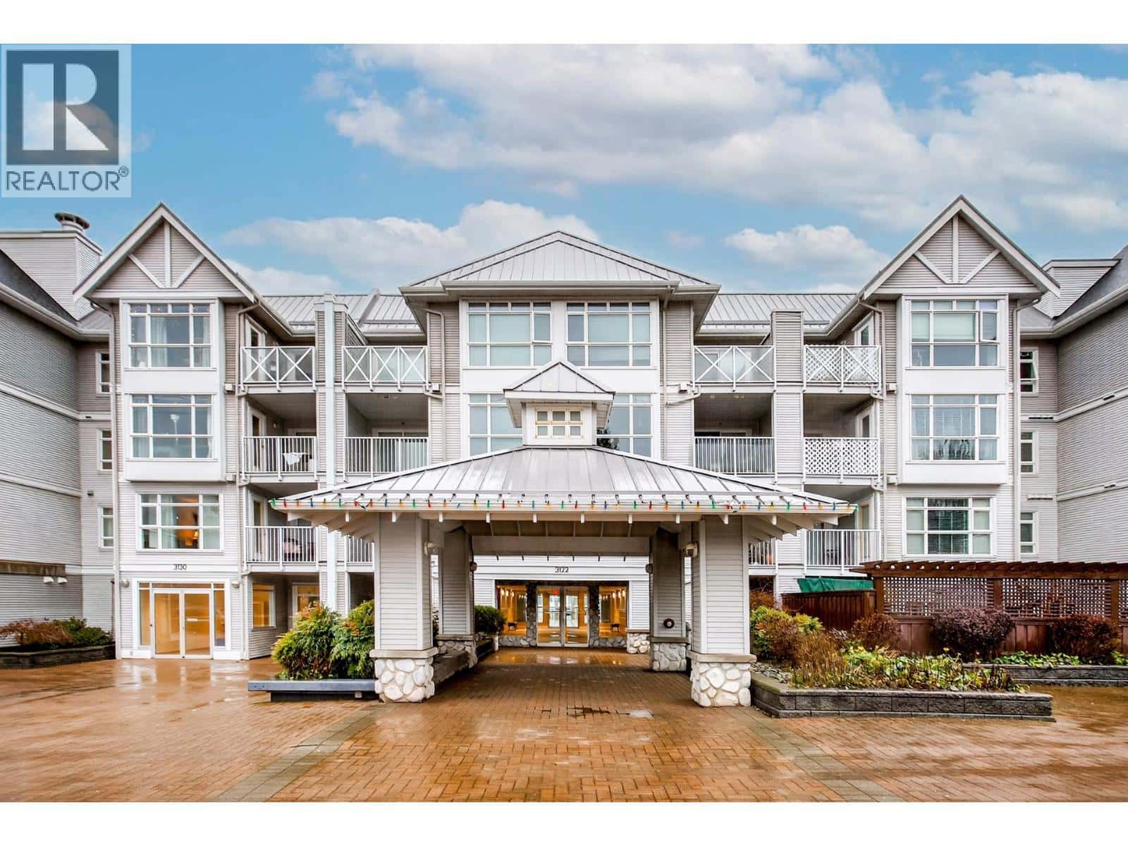 102 3122 ST JOHNS STREET — Port Moody, British Columbia - Photo 2 of 40