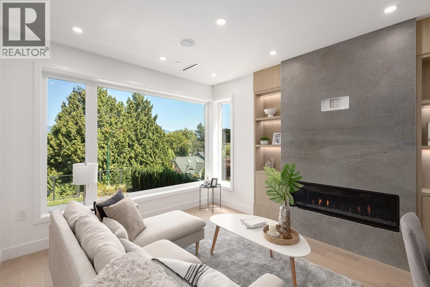 1 3536 W 14TH AVENUE — Vancouver, British Columbia - Main photo