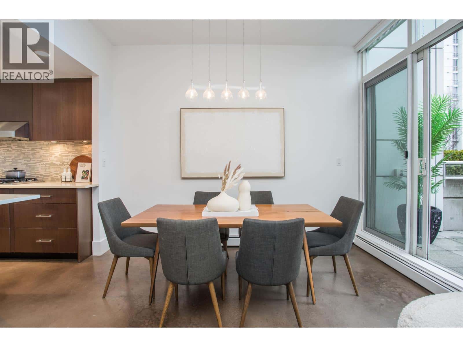 THA 1199 MARINASIDE CRESCENT — Vancouver, British Columbia - Photo 5 of 40