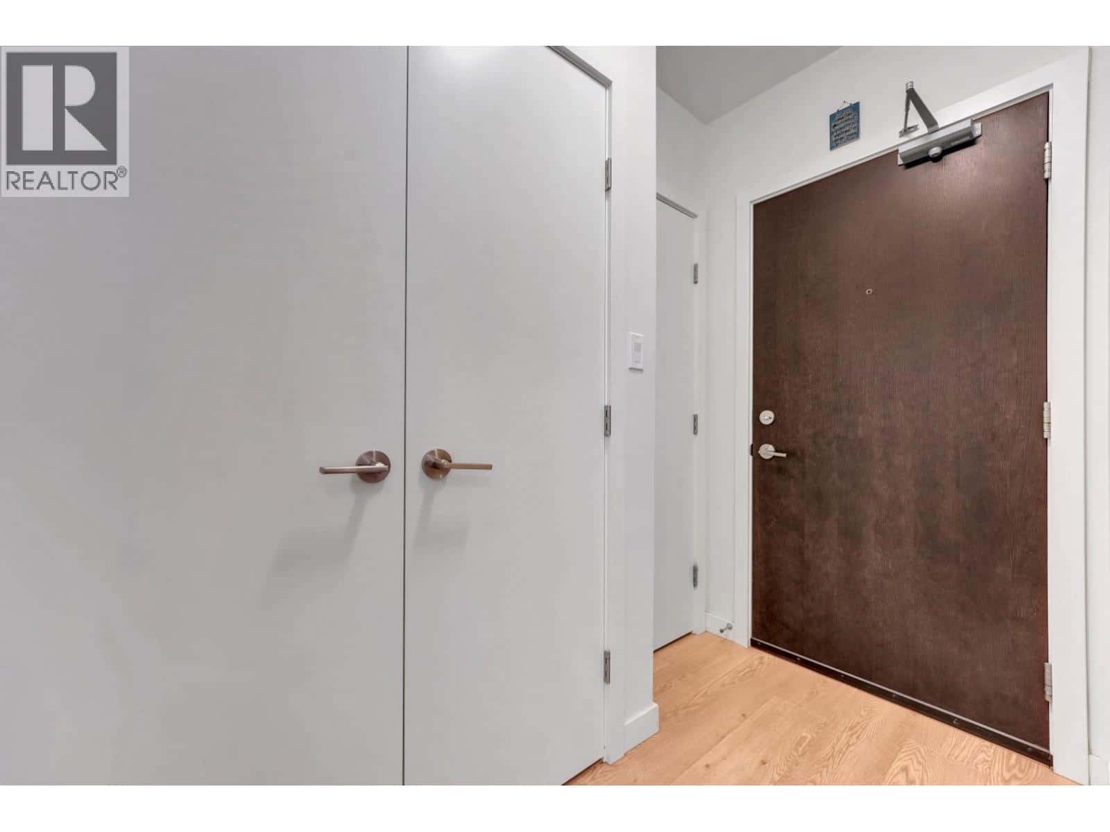 1106 3080 LINCOLN AVENUE — Coquitlam, British Columbia - Photo 2 of 25