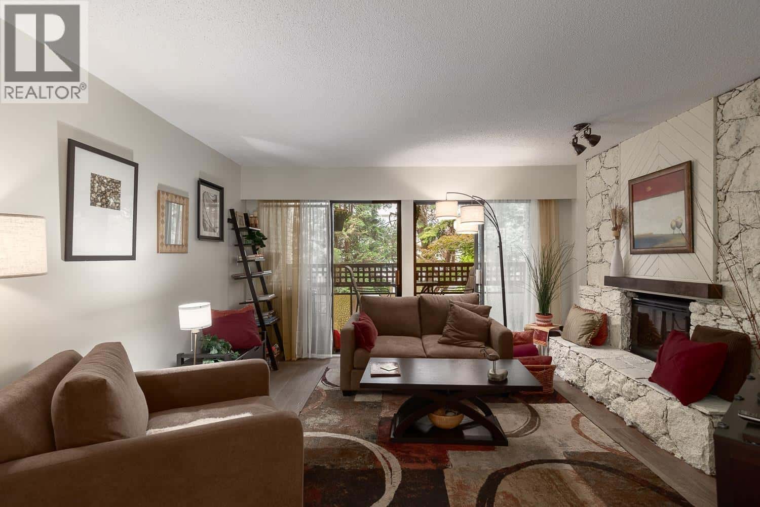 218 2320 W 40TH AVENUE — Vancouver, British Columbia - Photo 3 of 19