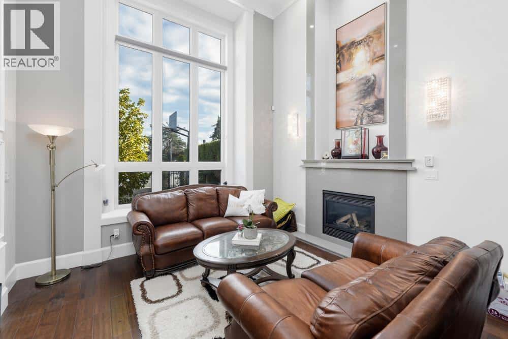 7291 PARRY STREET — Richmond, British Columbia - Photo 5 of 37