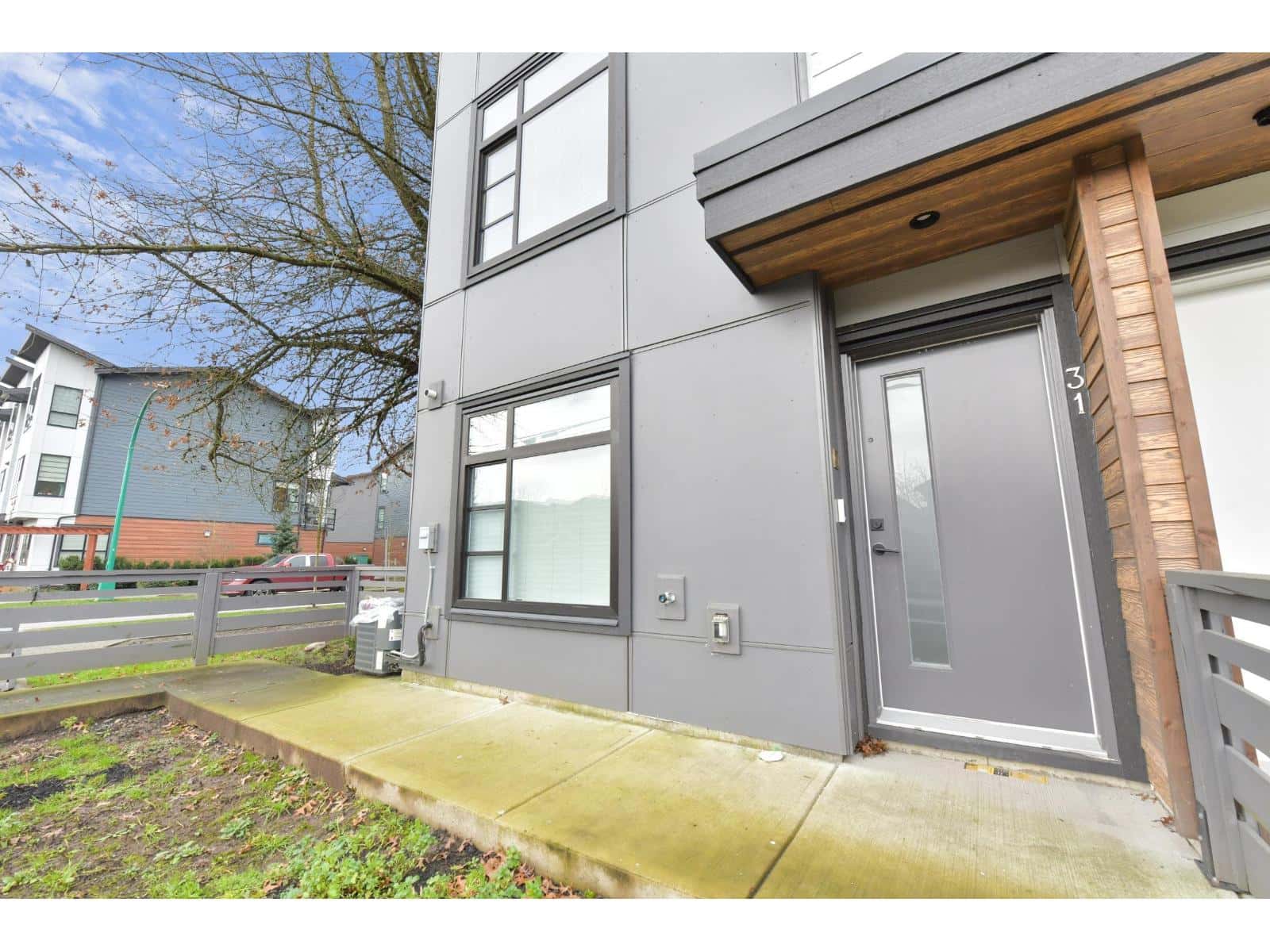 31 7127 193A STREET — Surrey, British Columbia - Photo 2 of 26