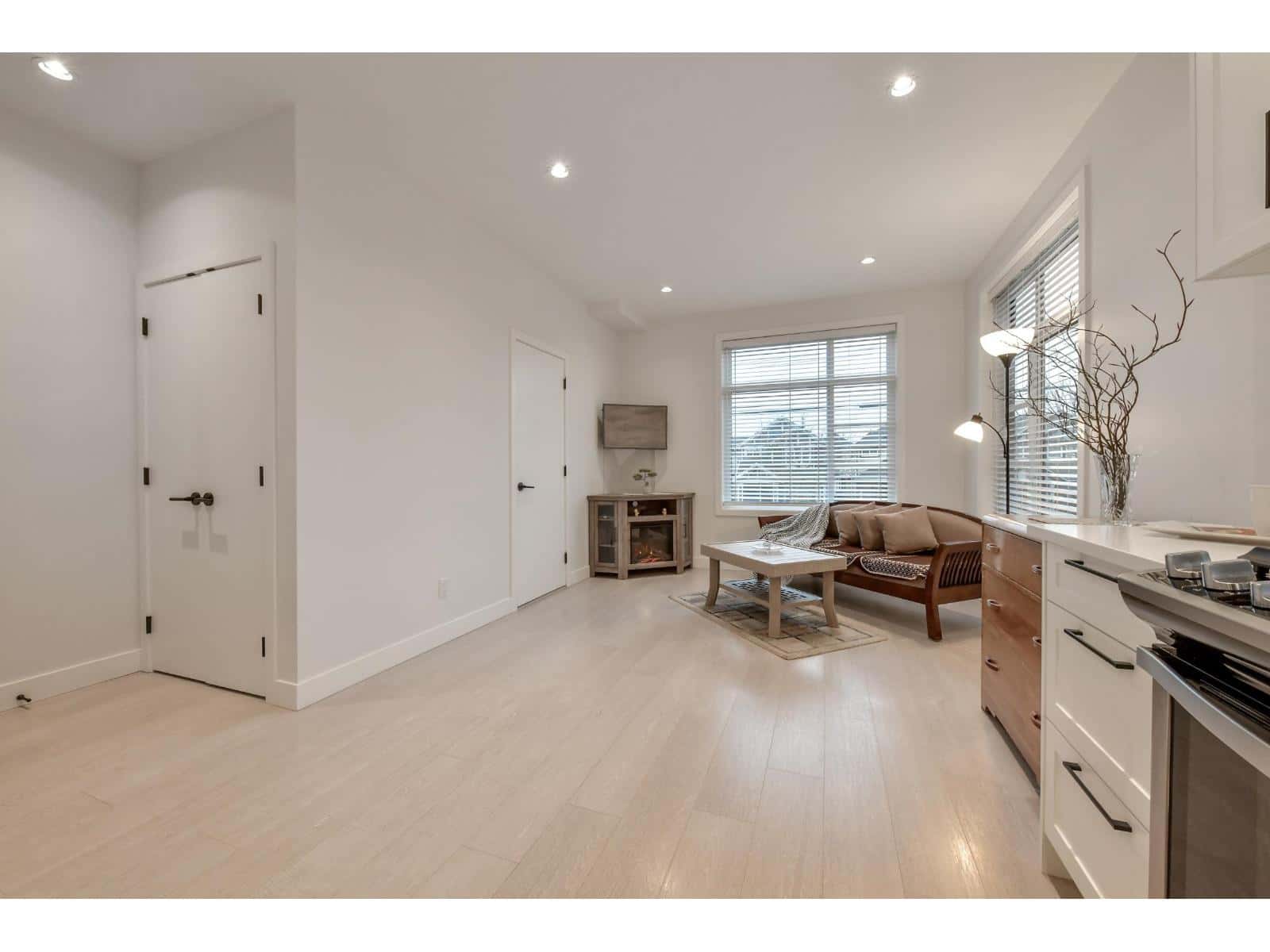 31 7127 193A STREET — Surrey, British Columbia - Photo 5 of 26