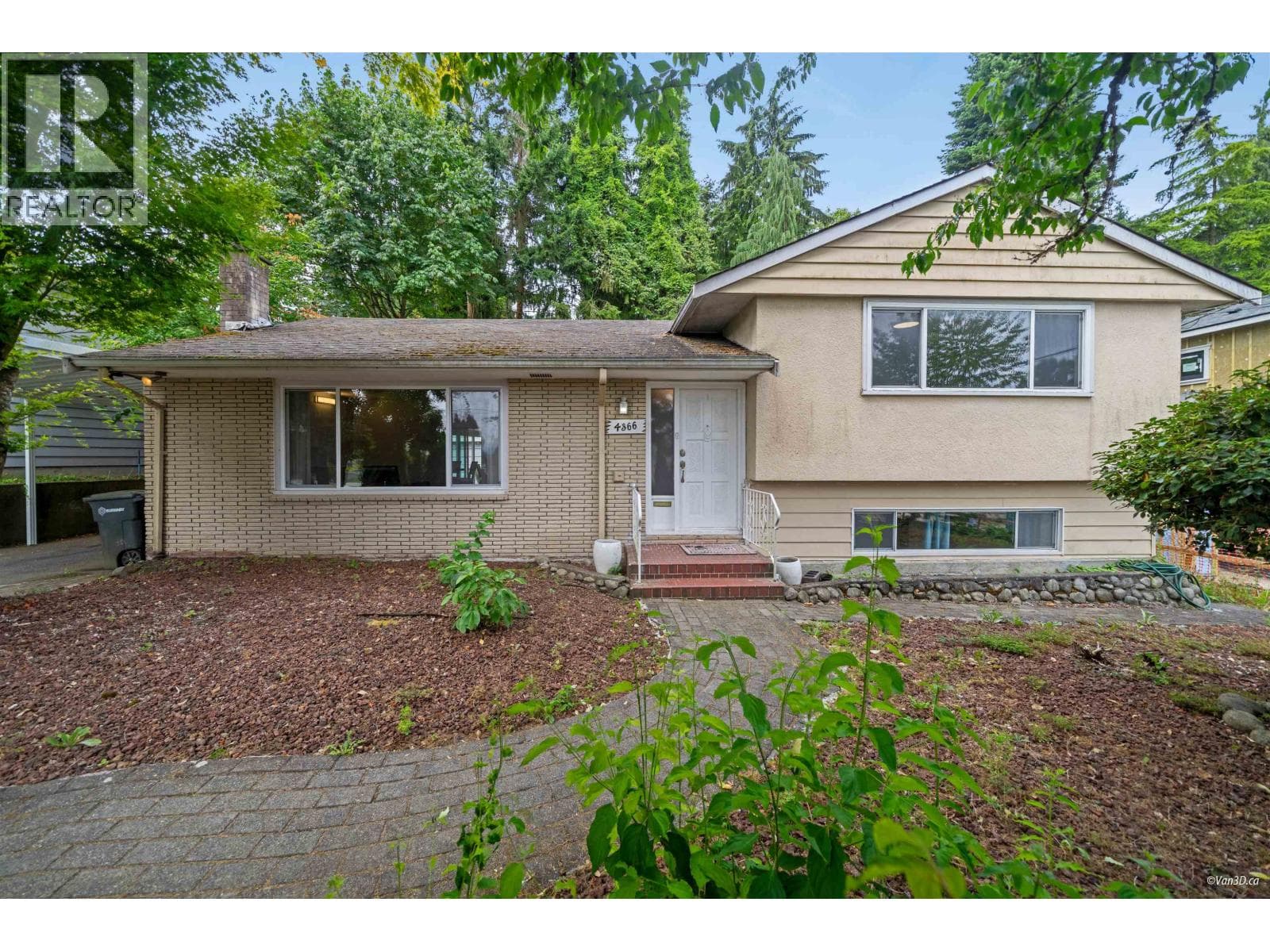 4366 GILPIN CRESCENT — Burnaby, British Columbia - Main photo