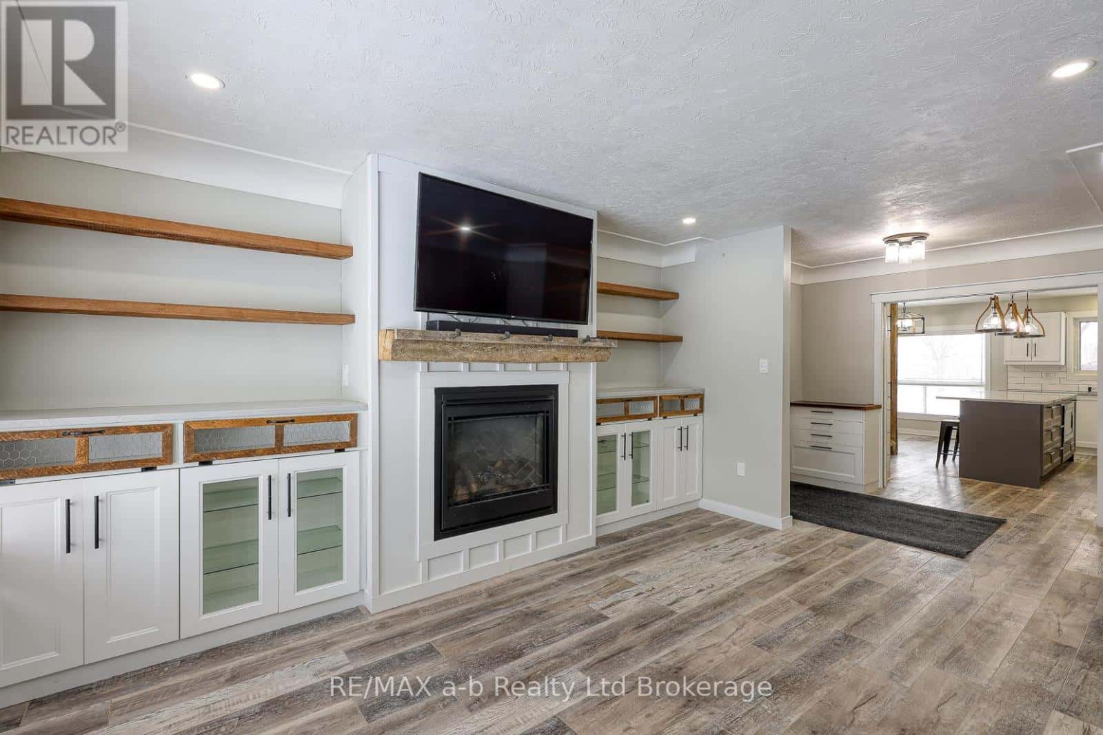 163910 BROWNSVILLE ROAD — South-West Oxford (Delmer), Ontario - Photo 4 of 50