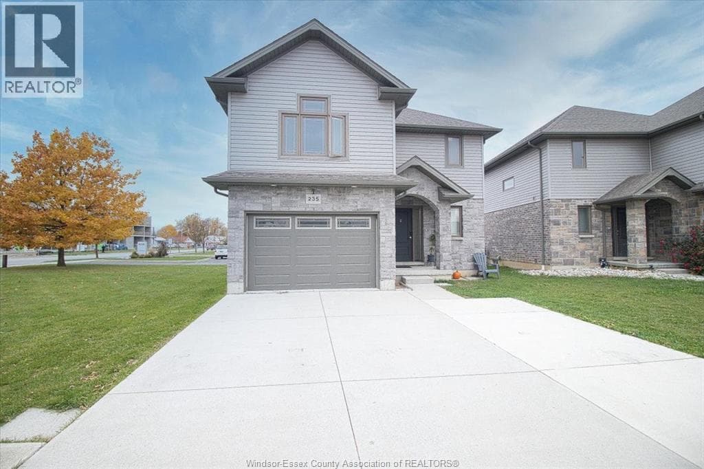 235 BRISTOL DRIVE — Chatham, Ontario - Main photo