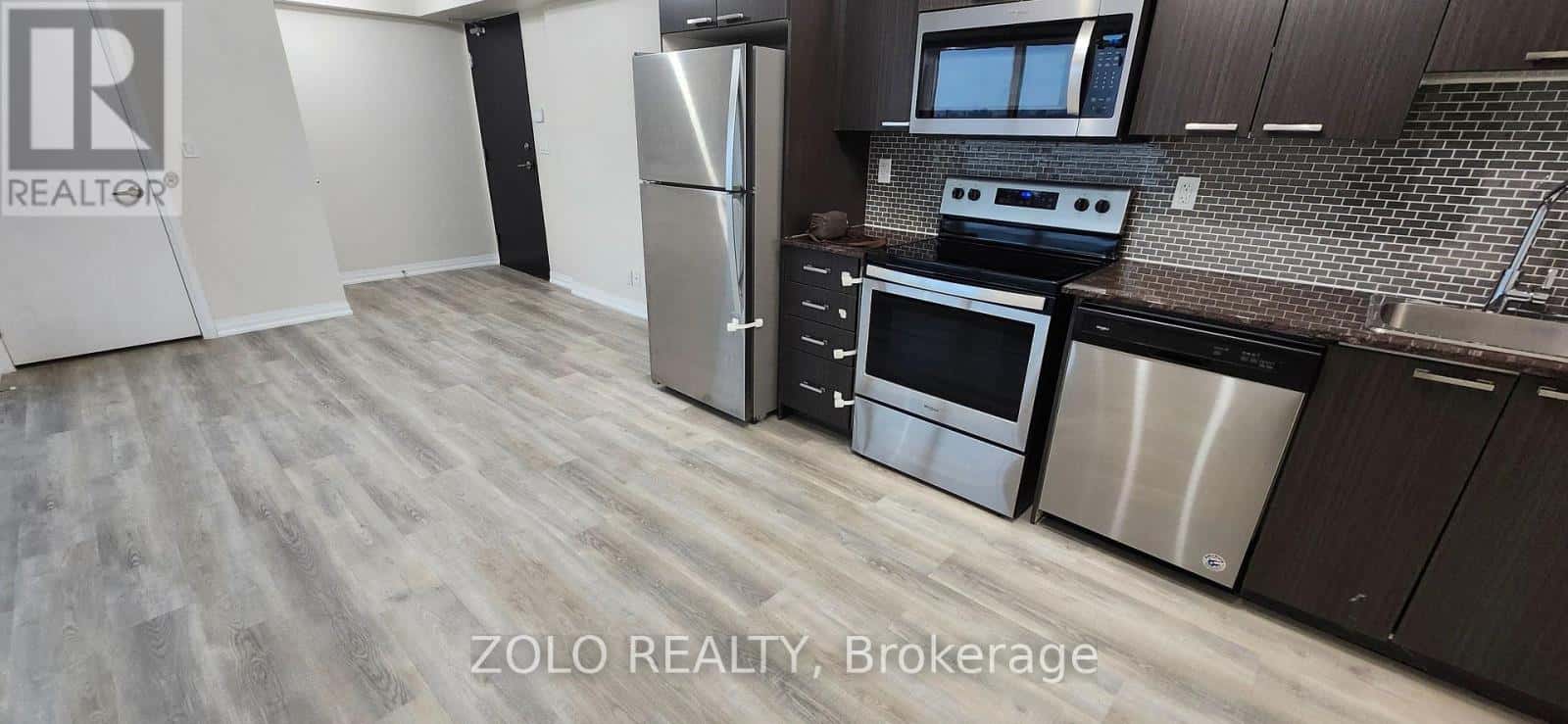 1703 - 2150 LAWRENCE AVENUE — Toronto (Wexford-Maryvale), Ontario - Photo 5 of 14